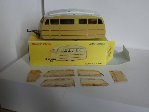 Voiture miniature dinky - miniature,